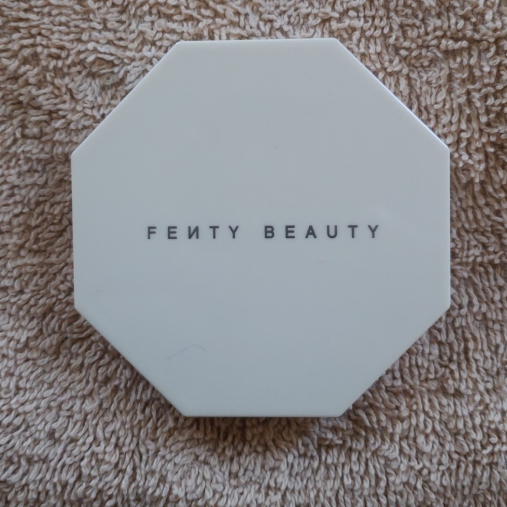 Fenty trophy wife highlighter